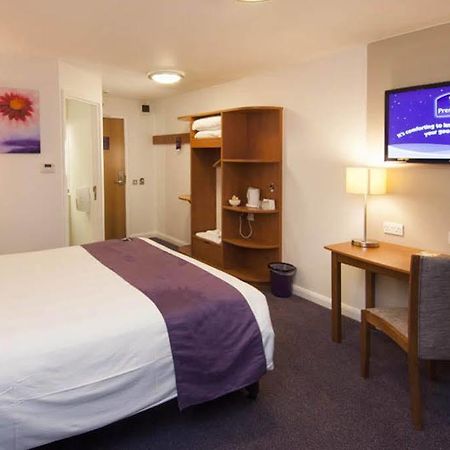Premier Inn Greenock Exterior photo