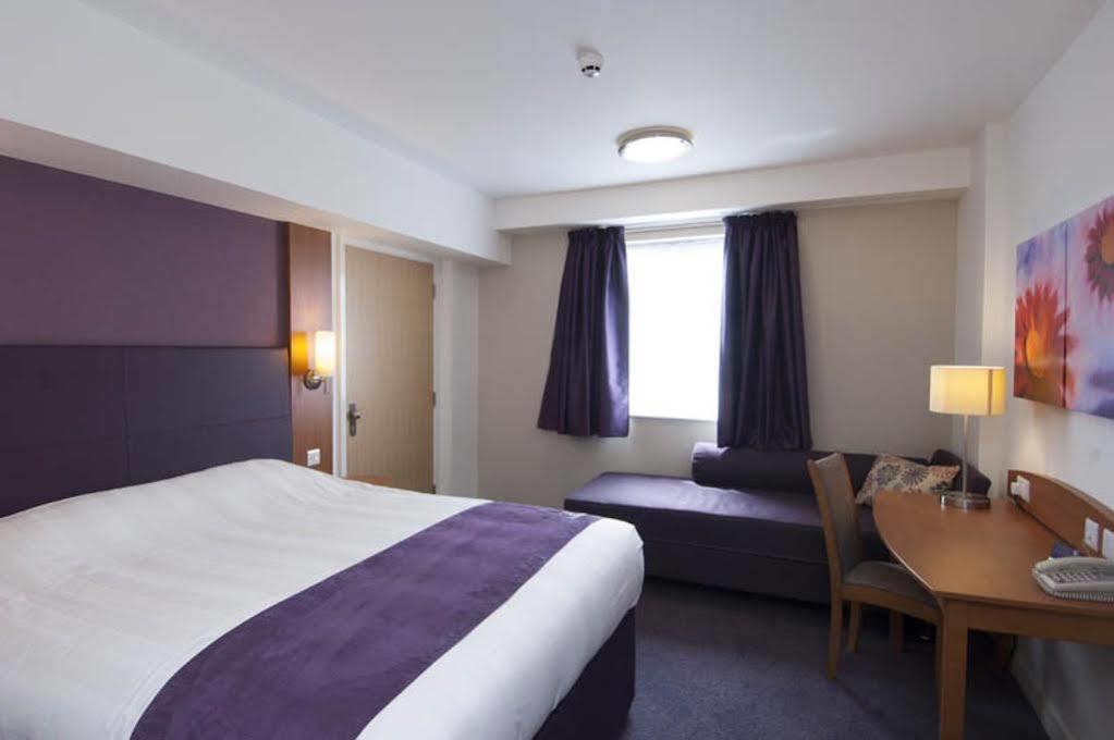 Premier Inn Greenock Exterior photo