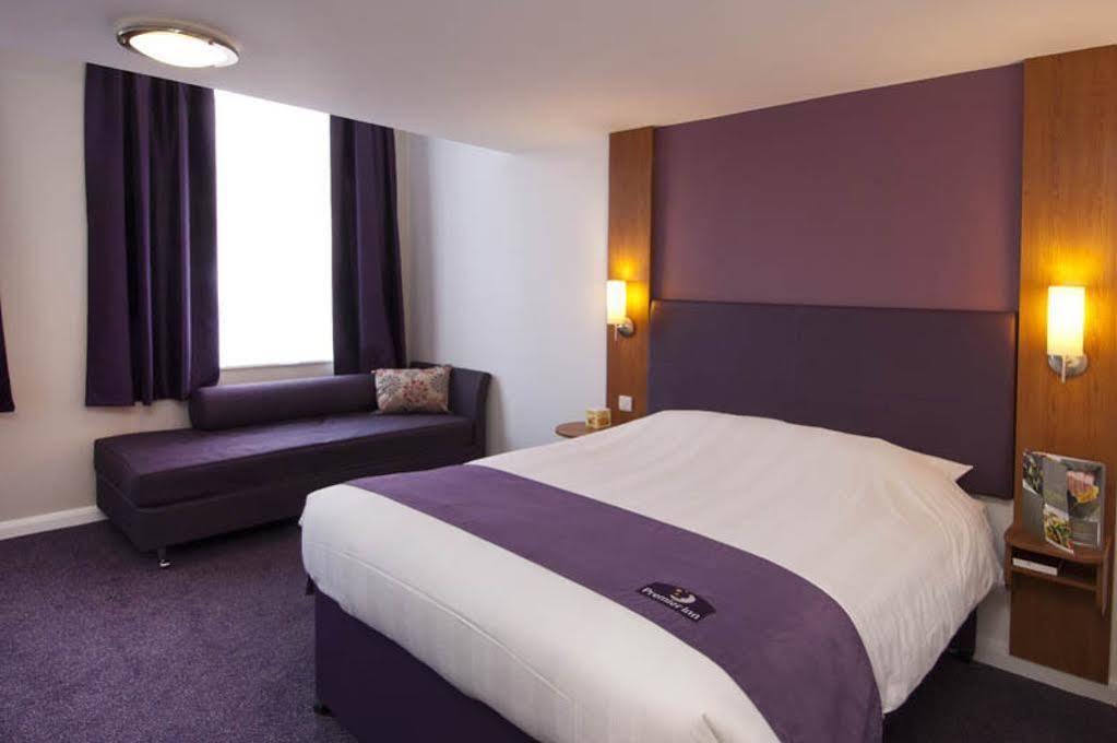 Premier Inn Greenock Exterior photo