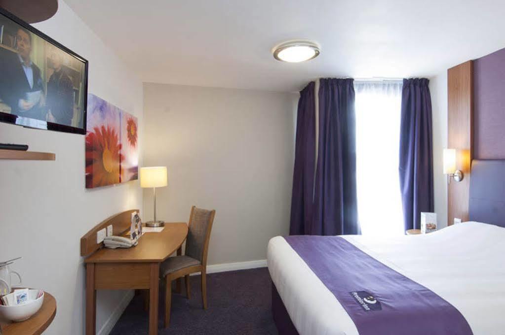 Premier Inn Greenock Exterior photo