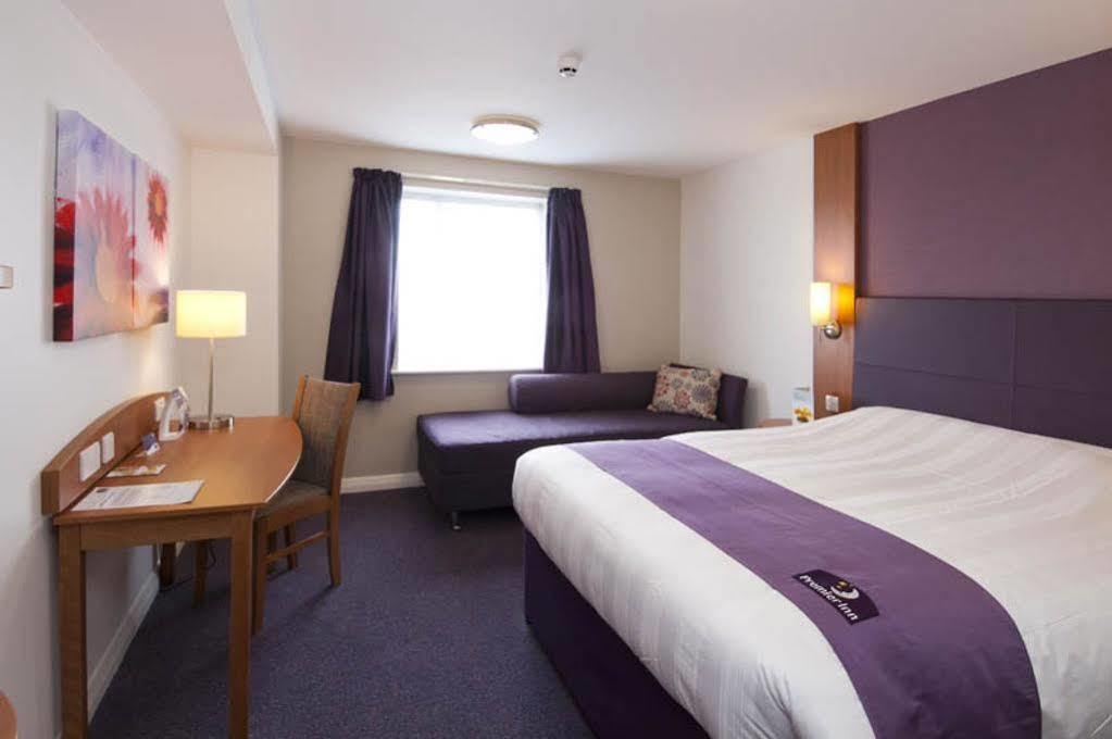 Premier Inn Greenock Exterior photo